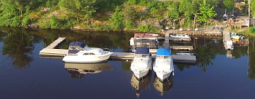 Bowhey's West Nipissing Resort Marina & Cafe