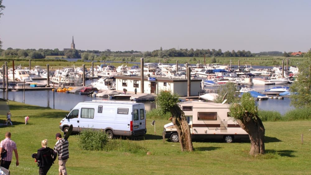 Jachthaven and Camping IJsselstrand