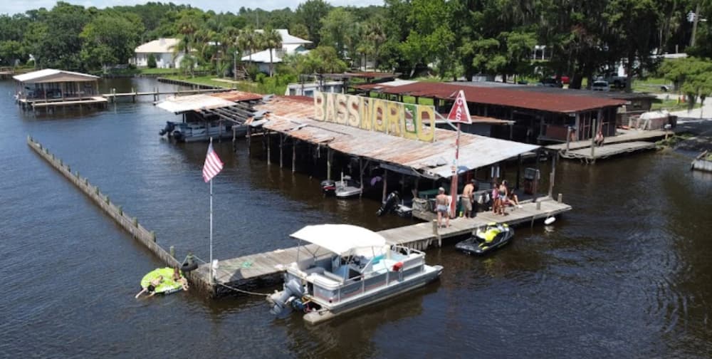 Bass World Lodge and Marina