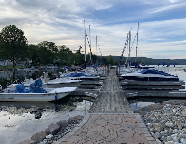 South Shore Marina, Hewitt