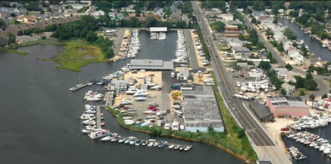 Arnold's Yacht Basin
