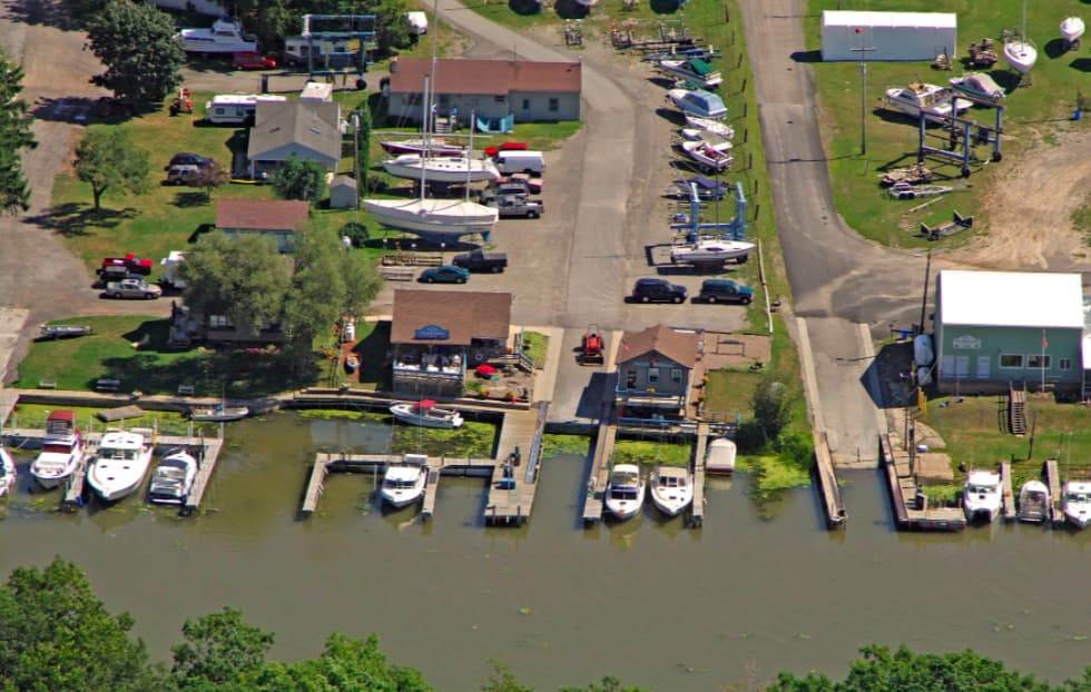 Four C's Marina and Lodging