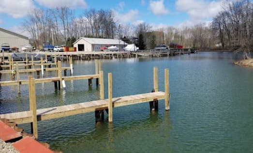 Snug Harbor Marina & Service Center