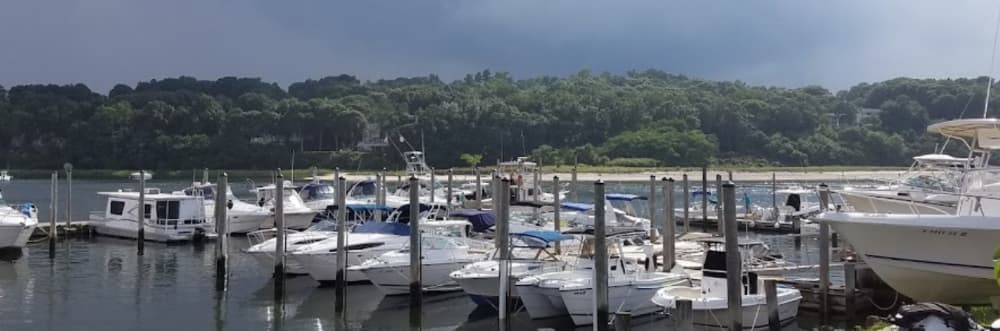 Ralph's Fishing Station & marina