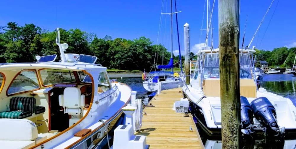 Yachtsman Hotel & Marina Club