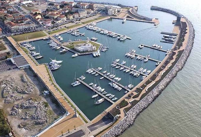 Porto Di Marina Di Pisa
