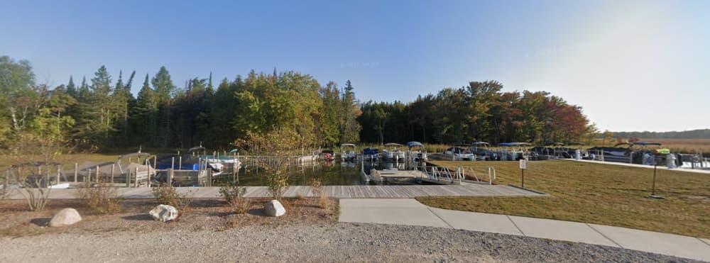 Admiral’s Point (Hay Lake Marina)