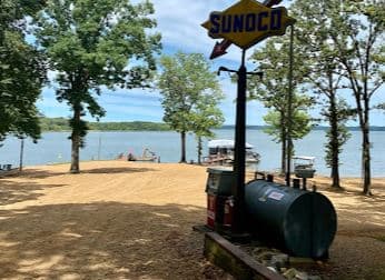 Cozy Cove Waterfront Resort