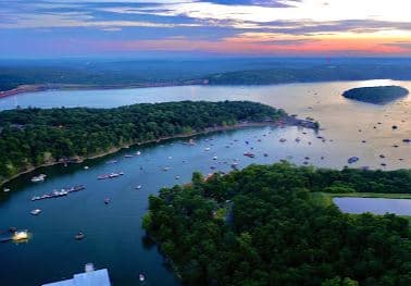 Pine Cove Marina - Lake Tenkiller