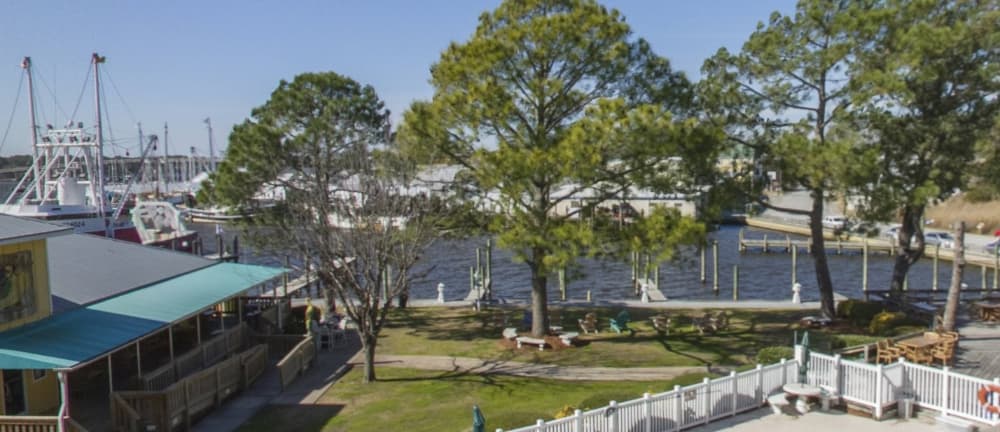 Oriental Marina & Inn